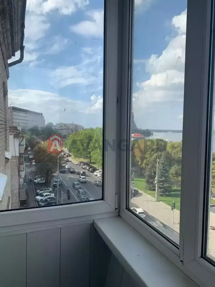 3 ��. ��������, 82/-/- ��. �., 5/5 ������ ���� 12