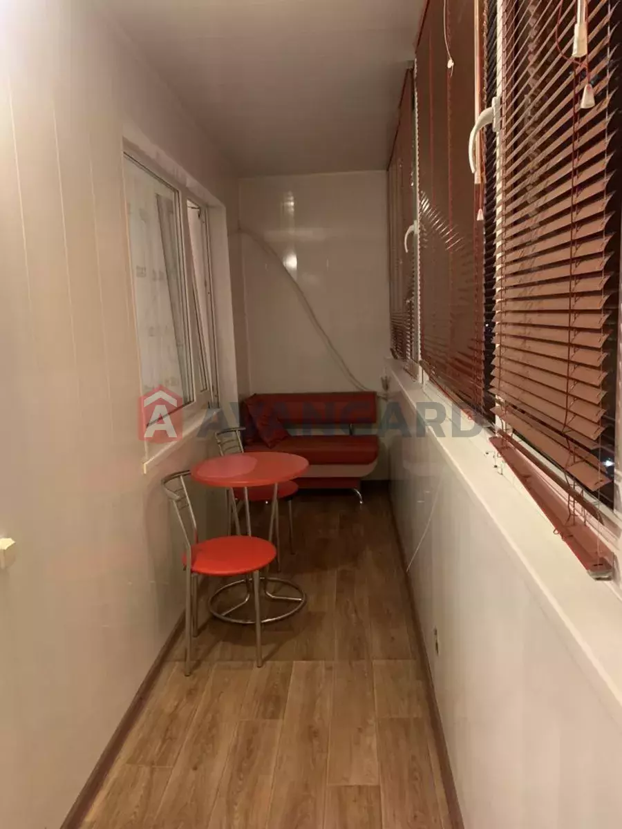 1 . , 40/-/8 . ., 10/12   3