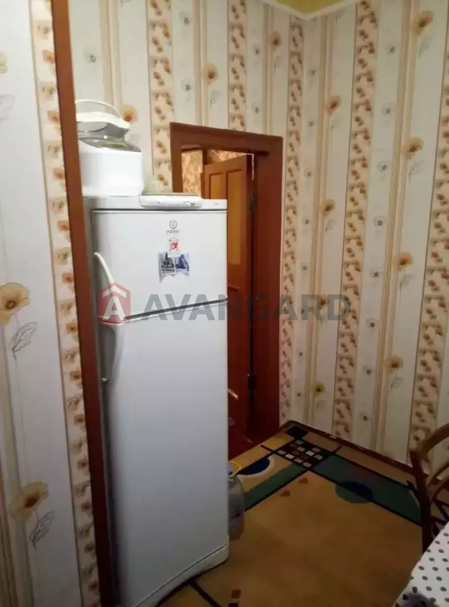 1 ��. ��������, 37/-/- ��. �., 2/4 ������ ���� 13