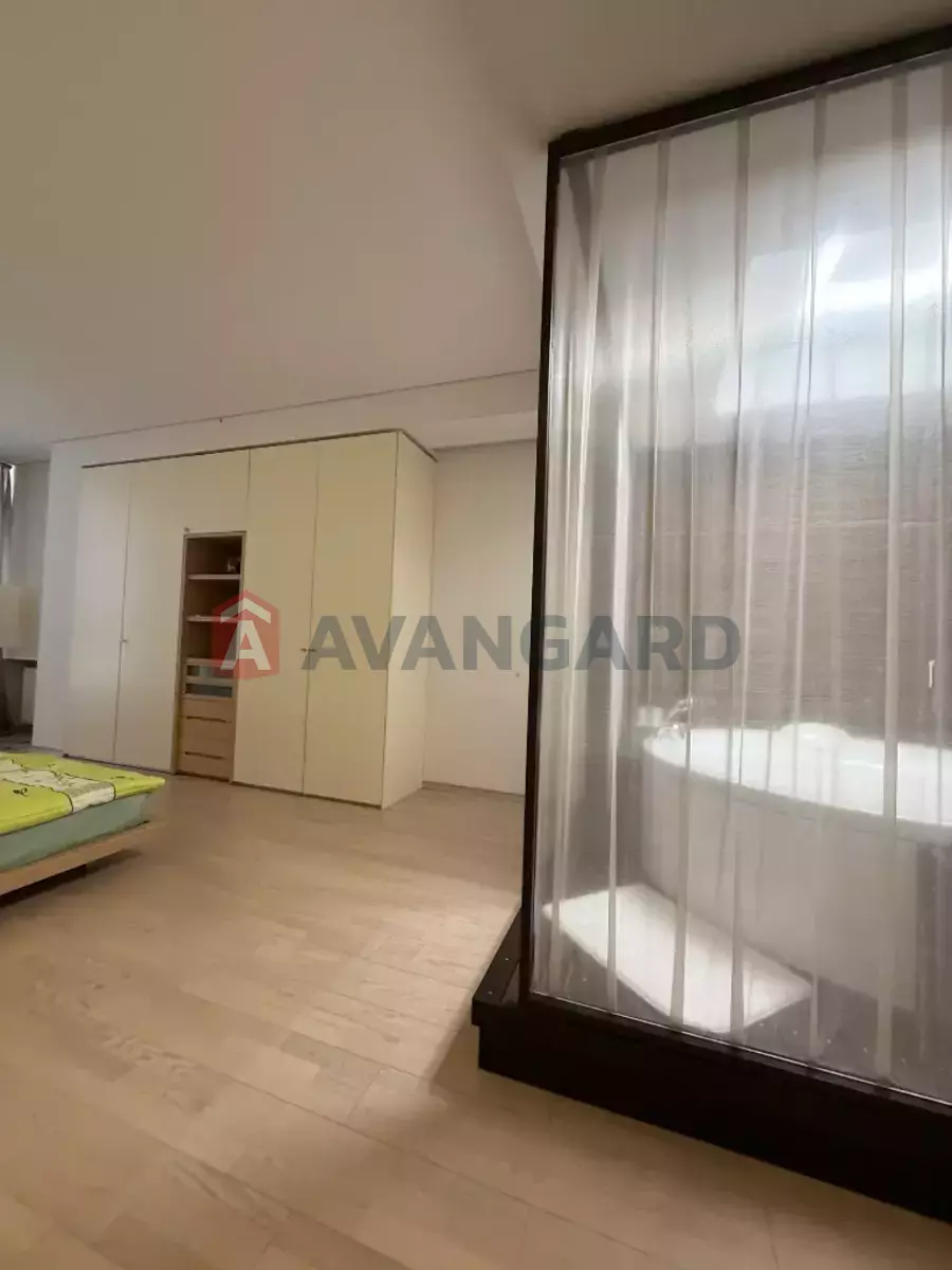 3 ����. ��������, 157/-/- ��. �., 4/10 ���� ���� 4