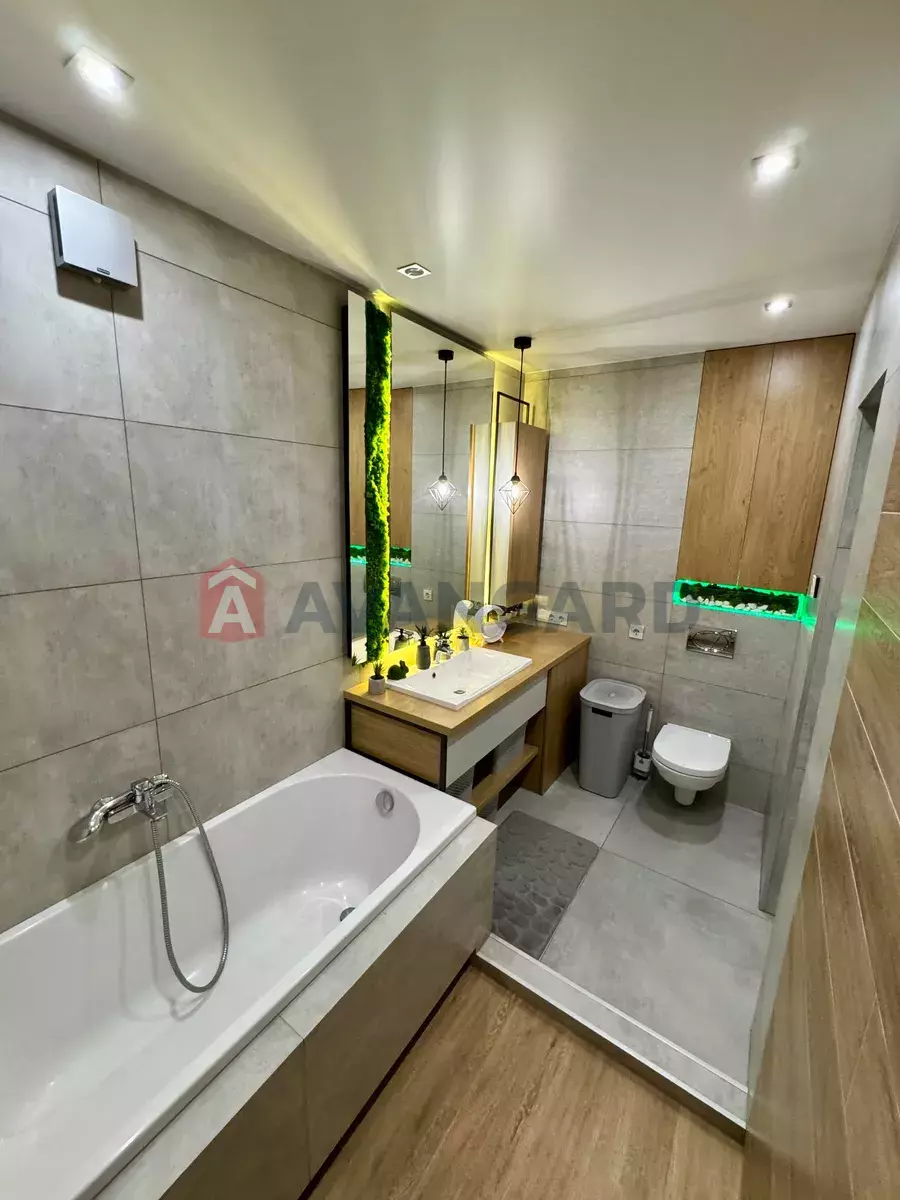 3 ��. ��������, 86/-/10 ��. �., 12/12 ������ ���� 5