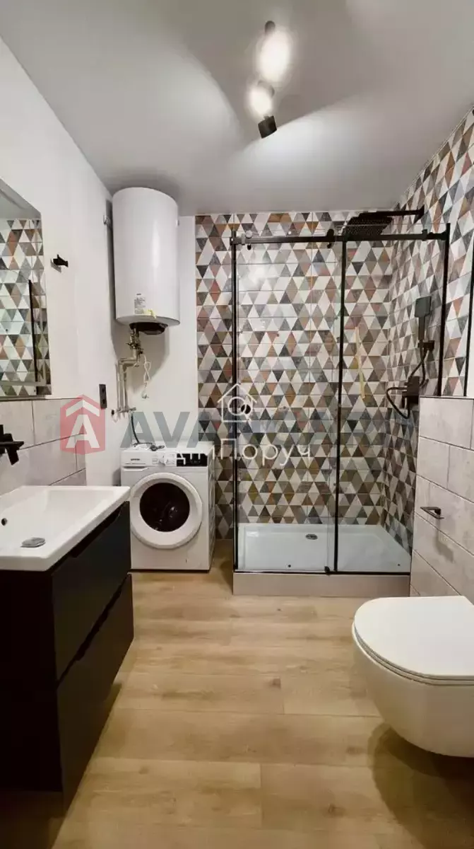 2 ����. ��������, 42/20/8 ��. �., 3/6 ���� ���� 23