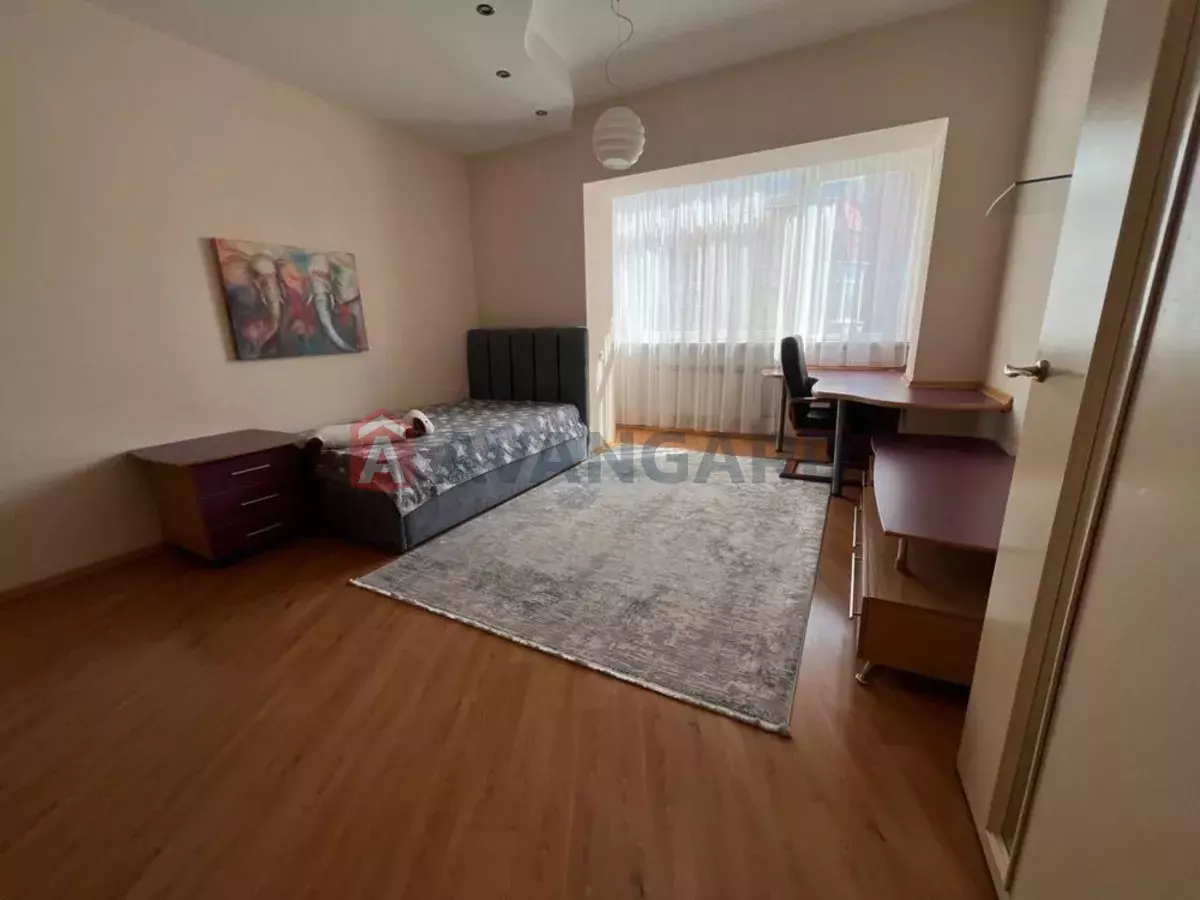 3 ����. ��������, 110/-/18 ��. �., 8/10 ���� ���� 7