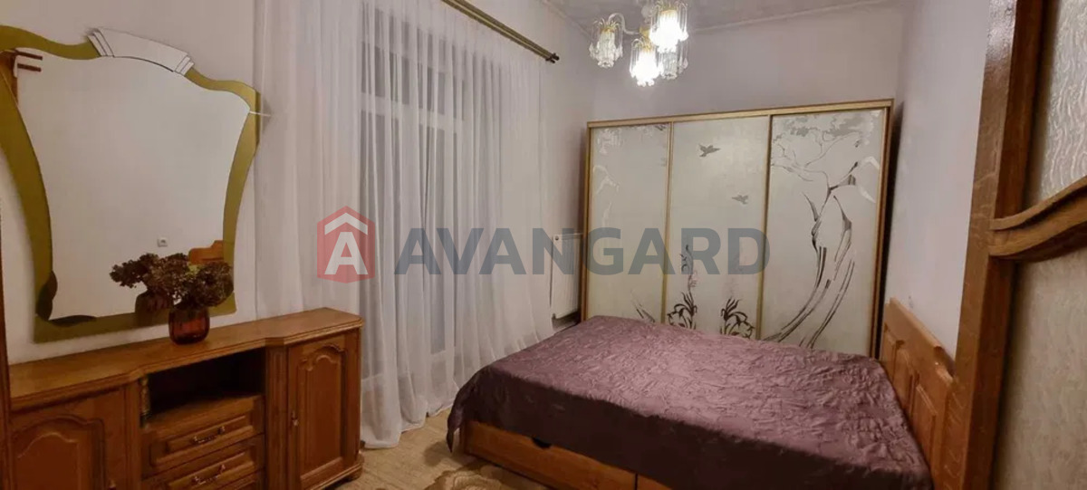 4 ��. ��������, 90/-/10 ��. �., 3/3 ������ ���� 3