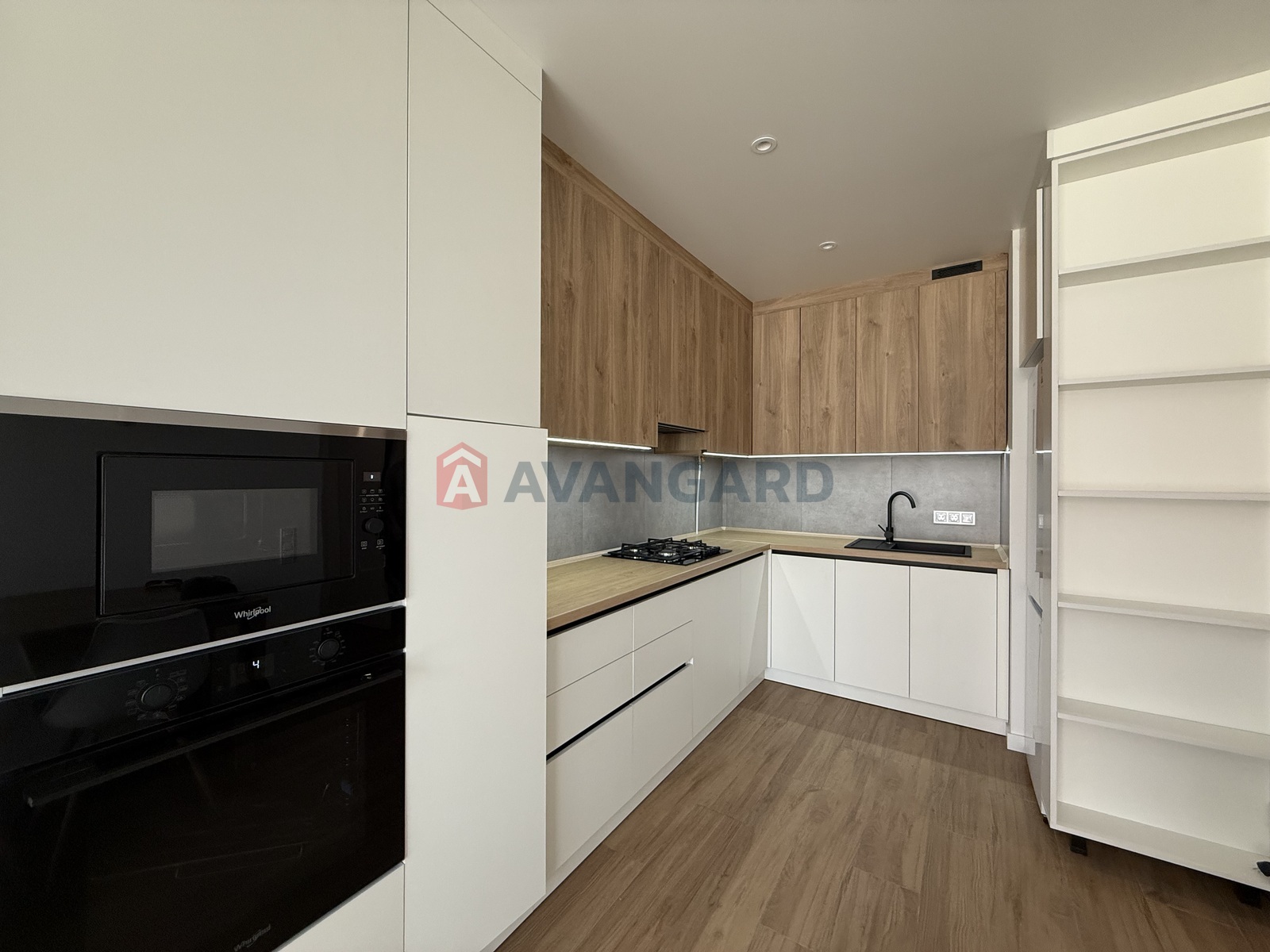 1 ��. ��������, 43,2/14,9/14 ��. �., 4/8 ������ ���� 1