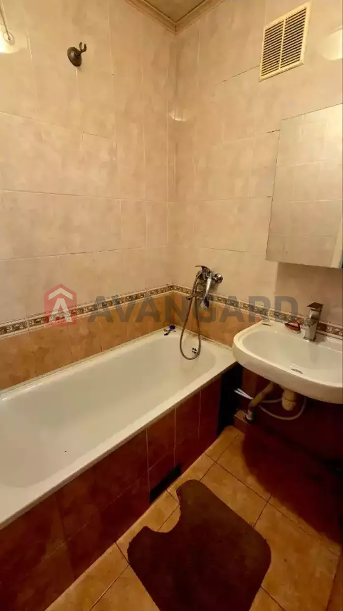 2 ��. ��������, 48/-/7 ��. �., 9/9 ������ ���� 8