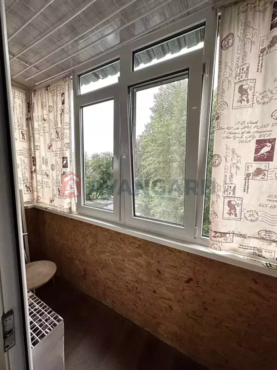 1 ����. ��������, 40/-/7 ��. �., 5/5 ���� ���� 4