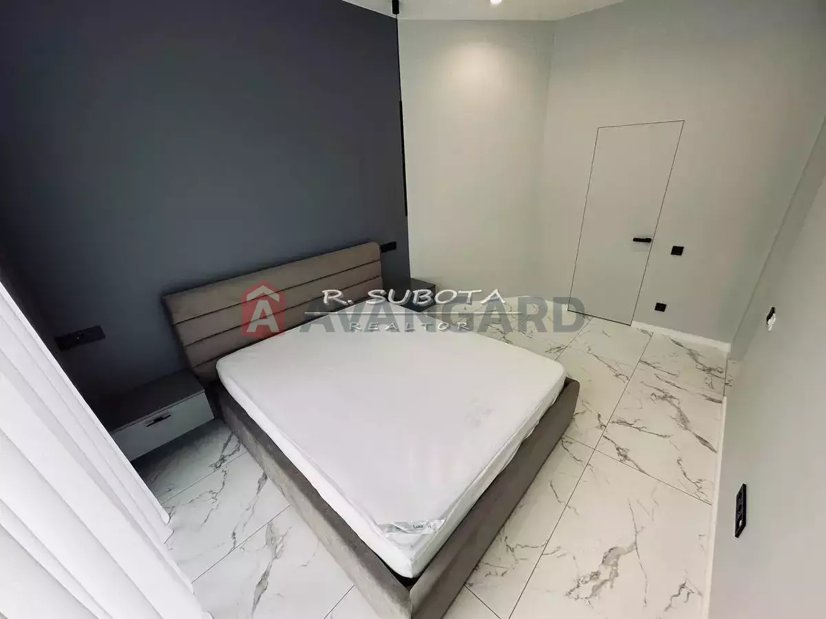 4 ��. ��������, 145/-/- ��. �., 1/6 ������ ���� 14