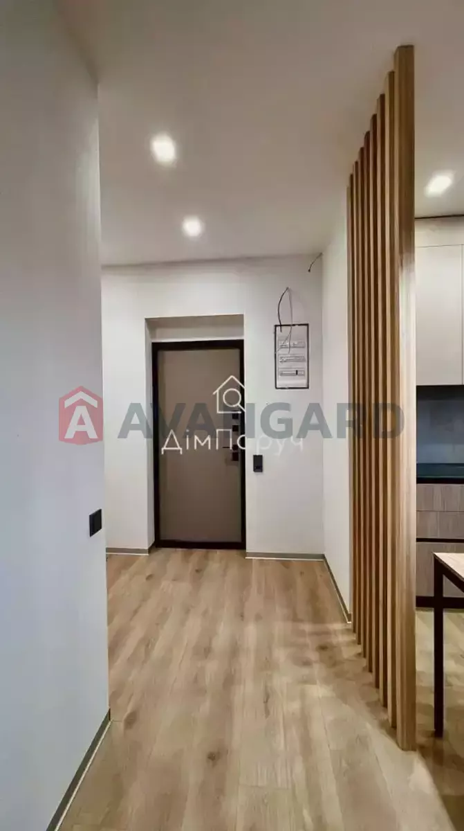 2 ����. ��������, 42/20/8 ��. �., 3/6 ���� ���� 18