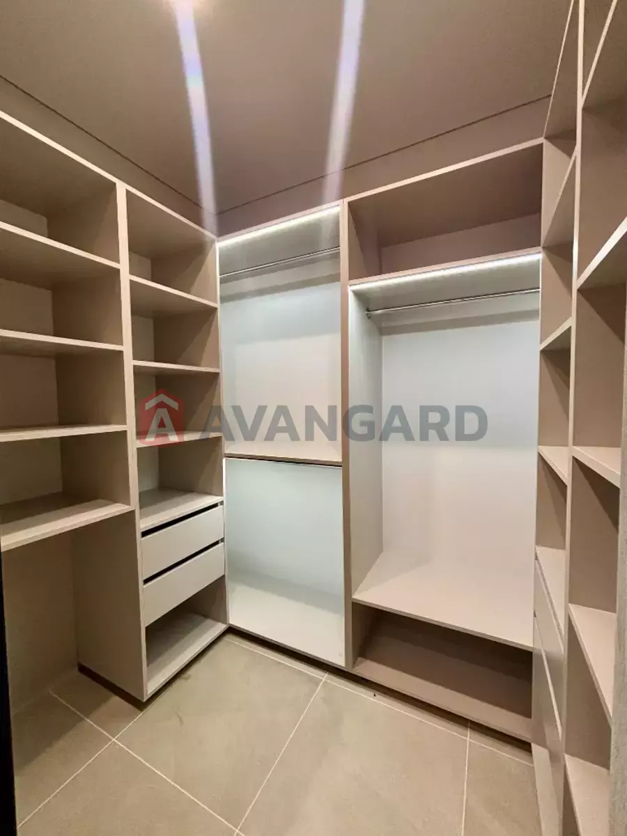 2 ��. ��������, 47/37/10 ��. �., 3/10 ������ ���� 11