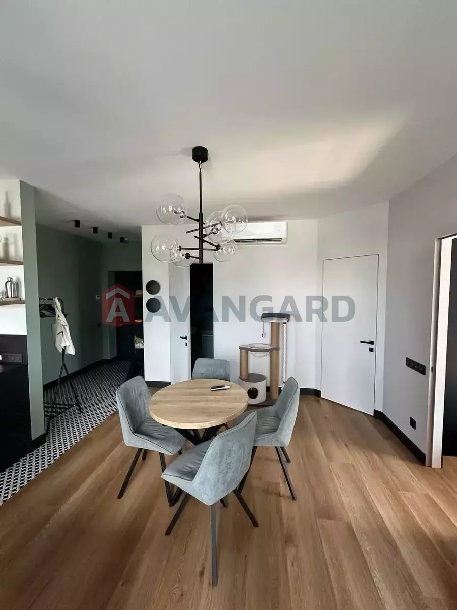 3 ��. ��������, 70/-/- ��. �., 11/12 ������ ���� 4