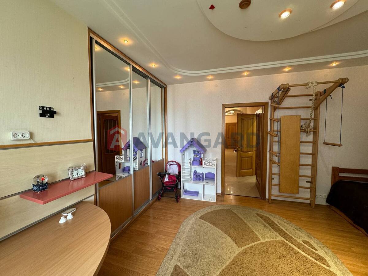 3 ��. ��������, 125/-/12 ��. �., 9/14 ������ ���� 12