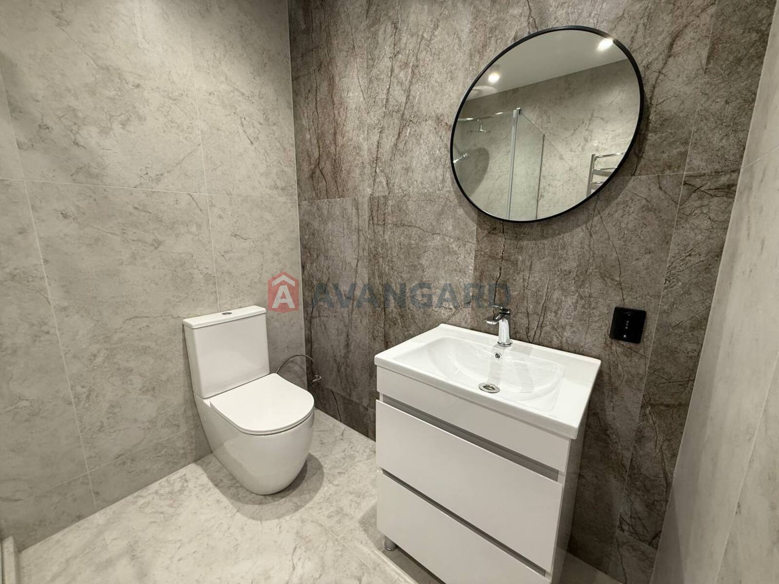 1 ��. ��������, 43/16/14 ��. �., 4/5 ������ ���� 8