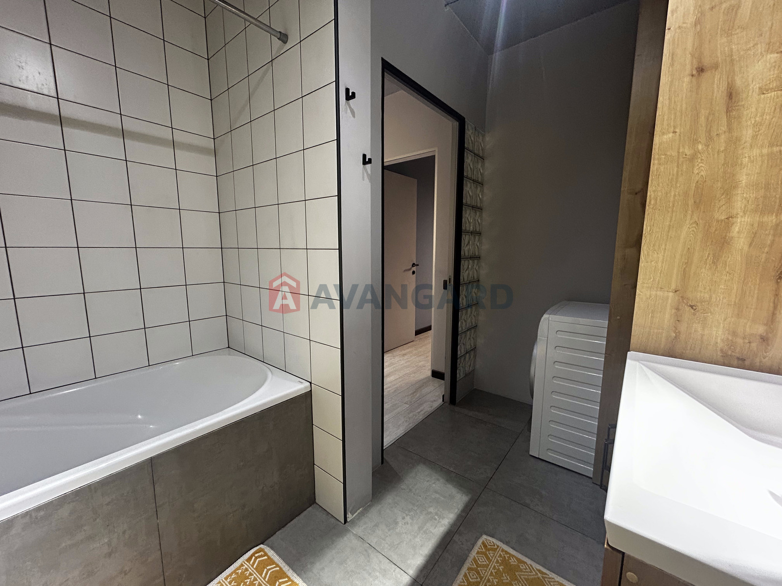 2 ��. ��������, 100/33/40 ��. �., 10-11/11 ������ ���� 15