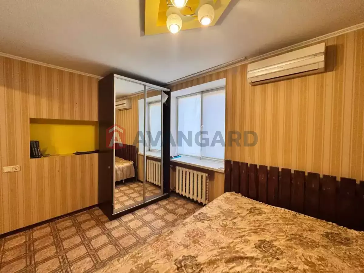 3 ����. ��������, 68/-/10 ��. �., 9/9 ���� ���� 13