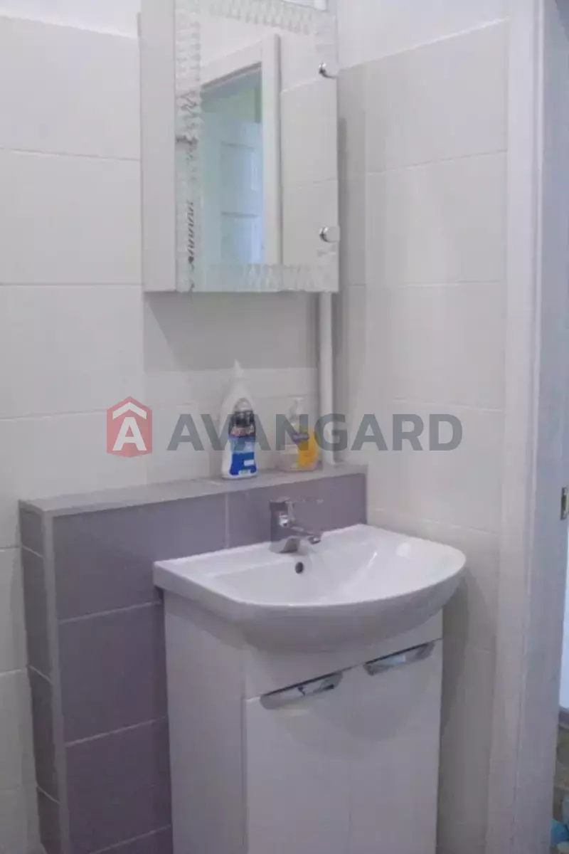 2 ��. ��������, 51/-/8 ��. �., 4/5 ������ ���� 4