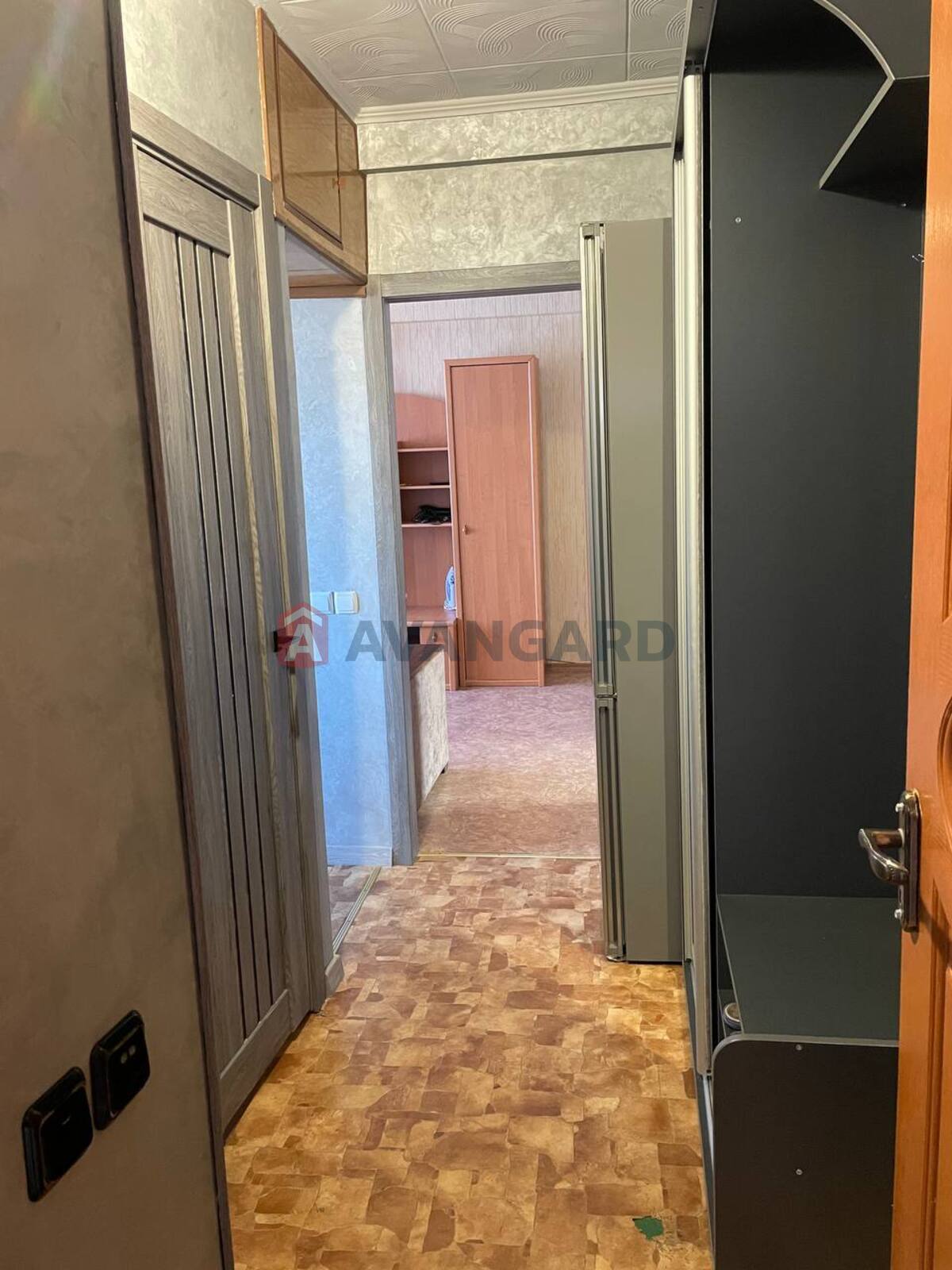 2 ��. ��������, 44/-/6 ��. �., 5/5 ������ ���� 9