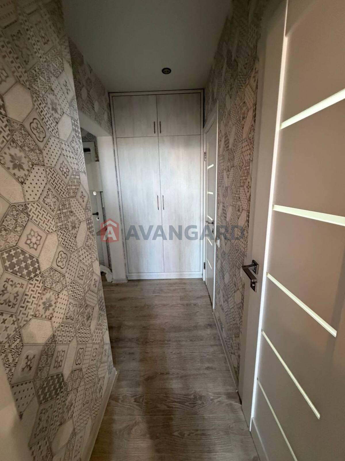 2 ��. ��������, 60/30/10 ��. �., 9/10 ������ ���� 8