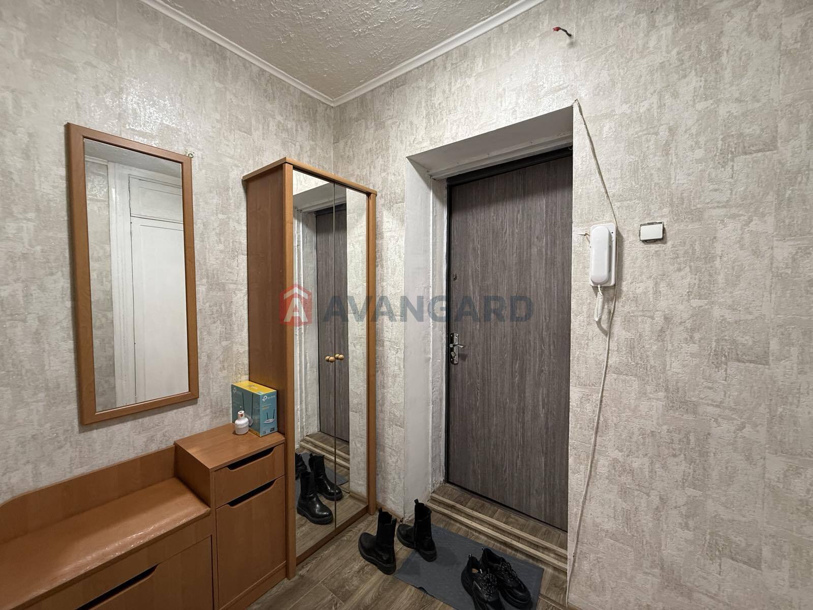 1 . , 39/-/9 . ., 4/9   7