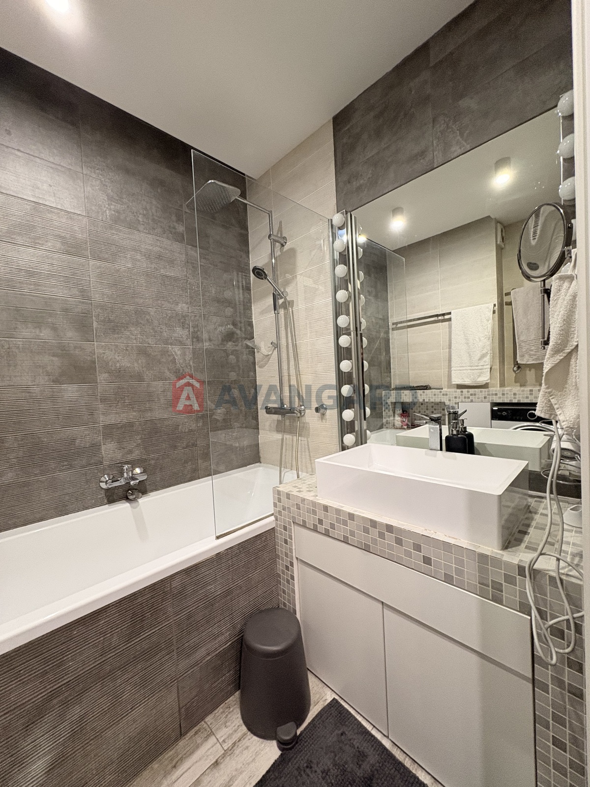 2 ��. ��������, 67/30/18 ��. �., 4/4 ������ ���� 12