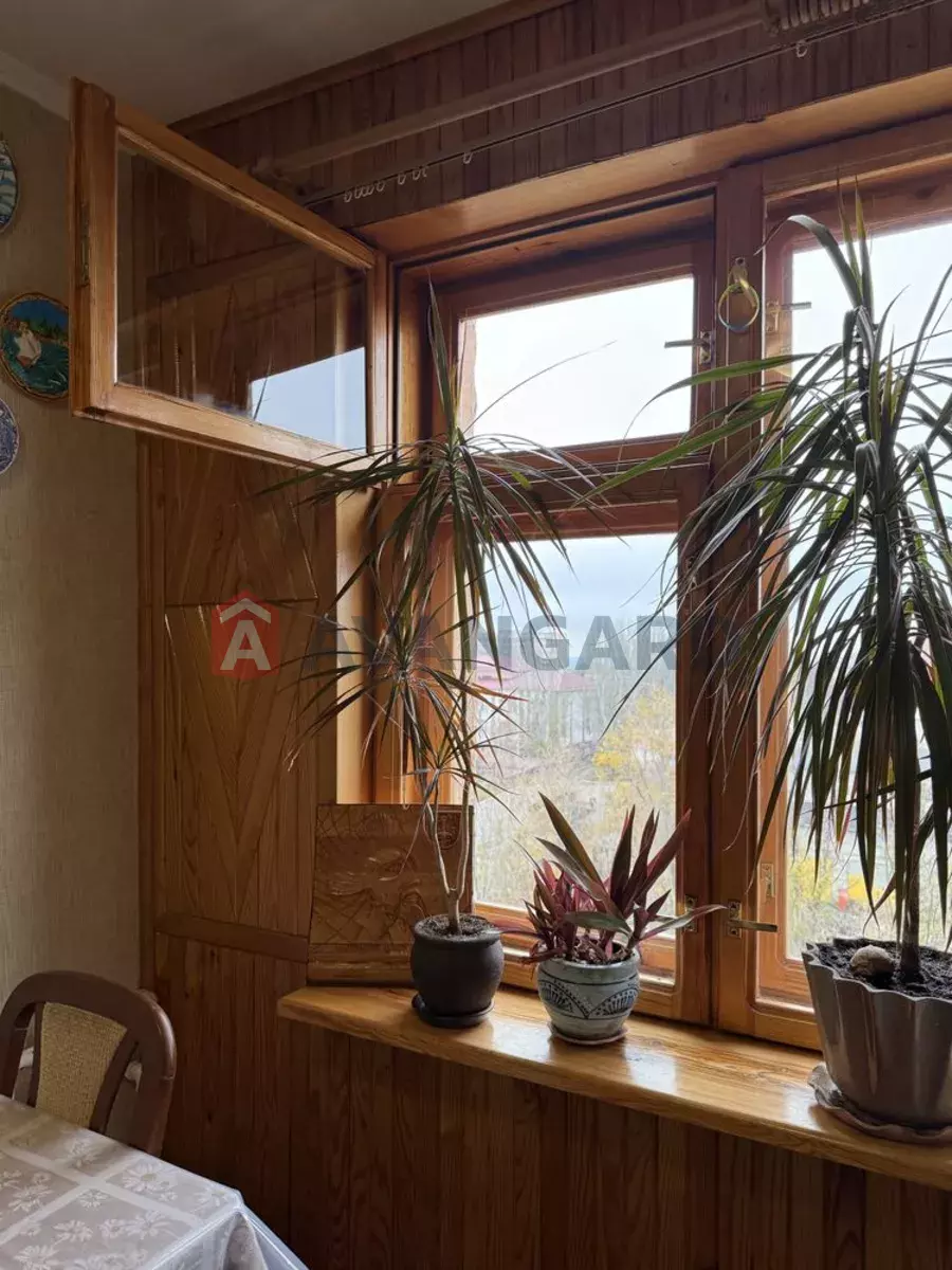 2 ����. ��������, 50/-/10 ��. �., 9/9 ���� ���� 8