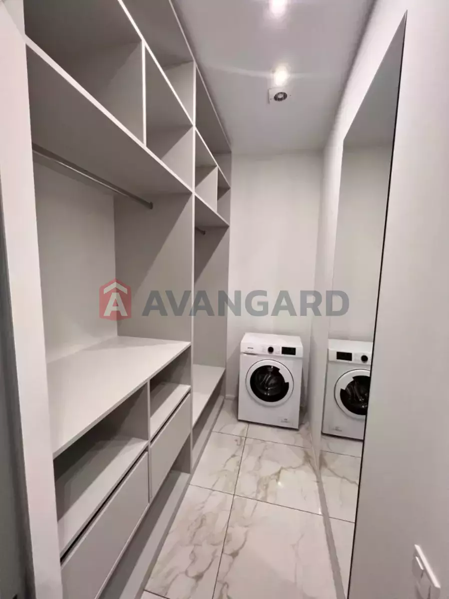 4 ��. ��������, 130/-/- ��. �., 2/14 ������ ���� 9