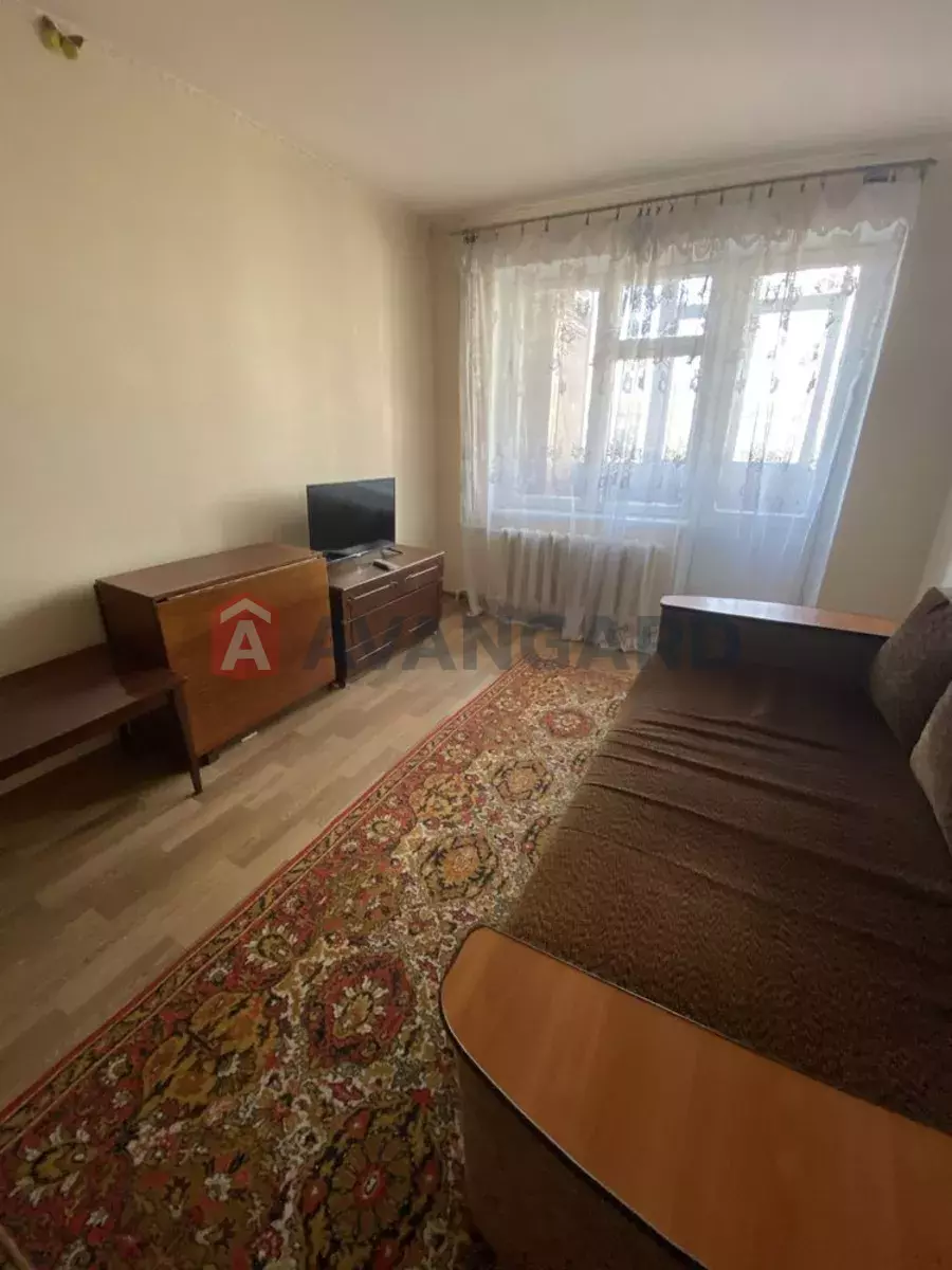 1 ��. ��������, 38/-/9 ��. �., 8/9 ������ ���� 3