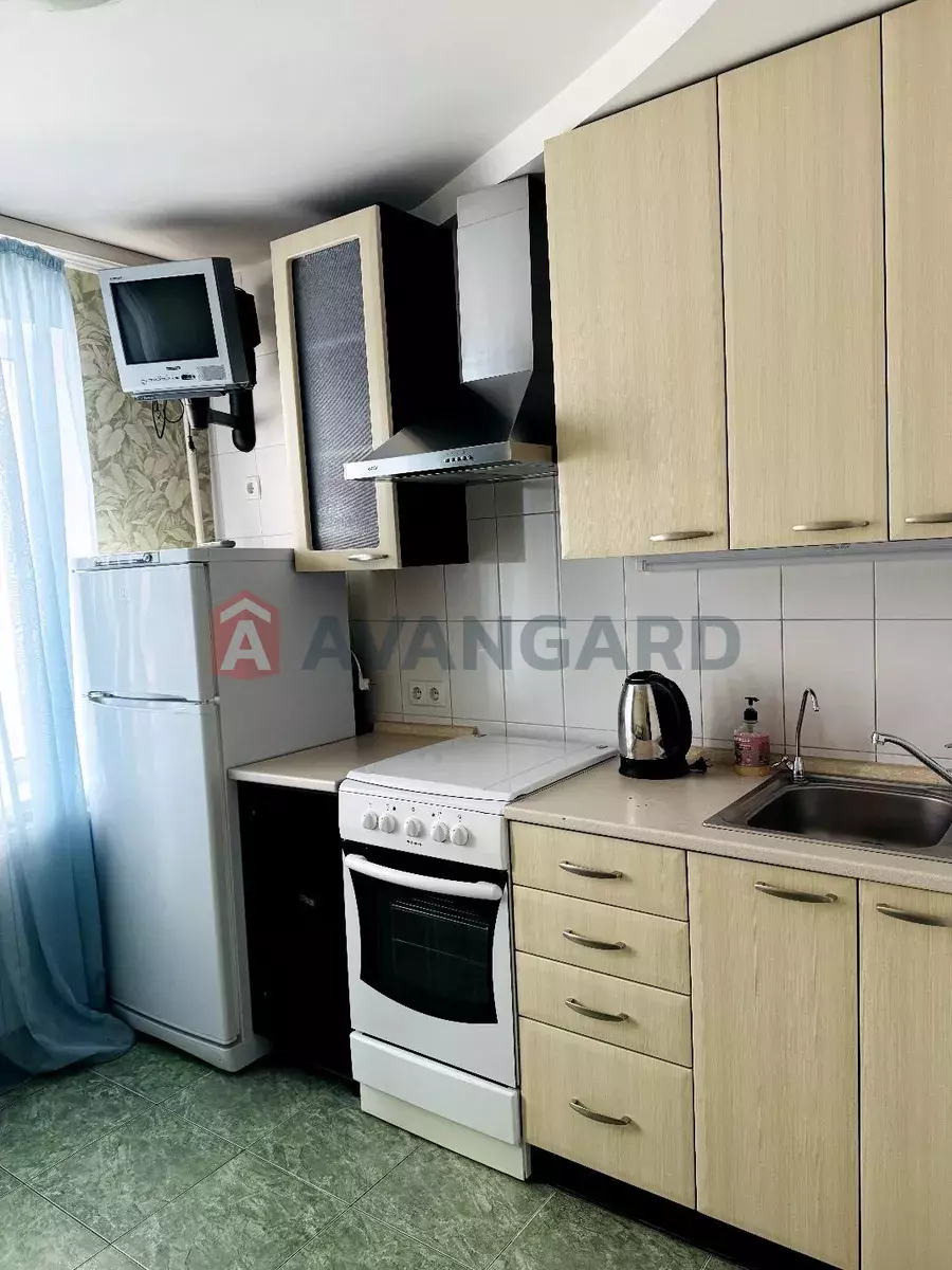 1 ����. ��������, 40/-/8 ��. �., 4/16 ���� ���� 9