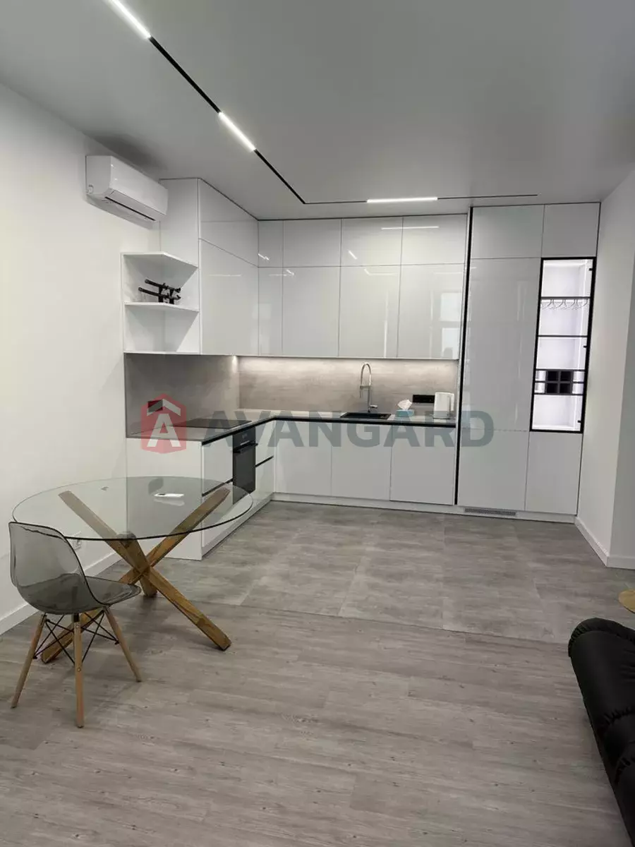 2 ��. ��������, 50/-/20 ��. �., 4/10 ������ ���� 1