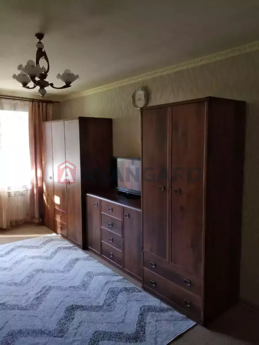 1 ��. ��������, 32/18/6 ��. �., 3/5 ������ ���� 4