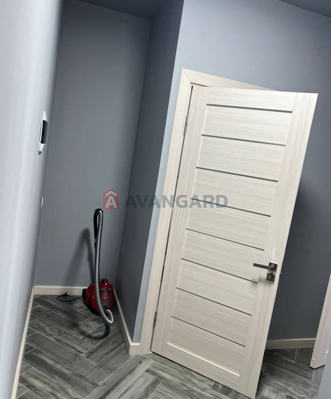 1 ��. ��������, 47.8/20.6/12.8 ��. �., 4/10 ������ ���� 5