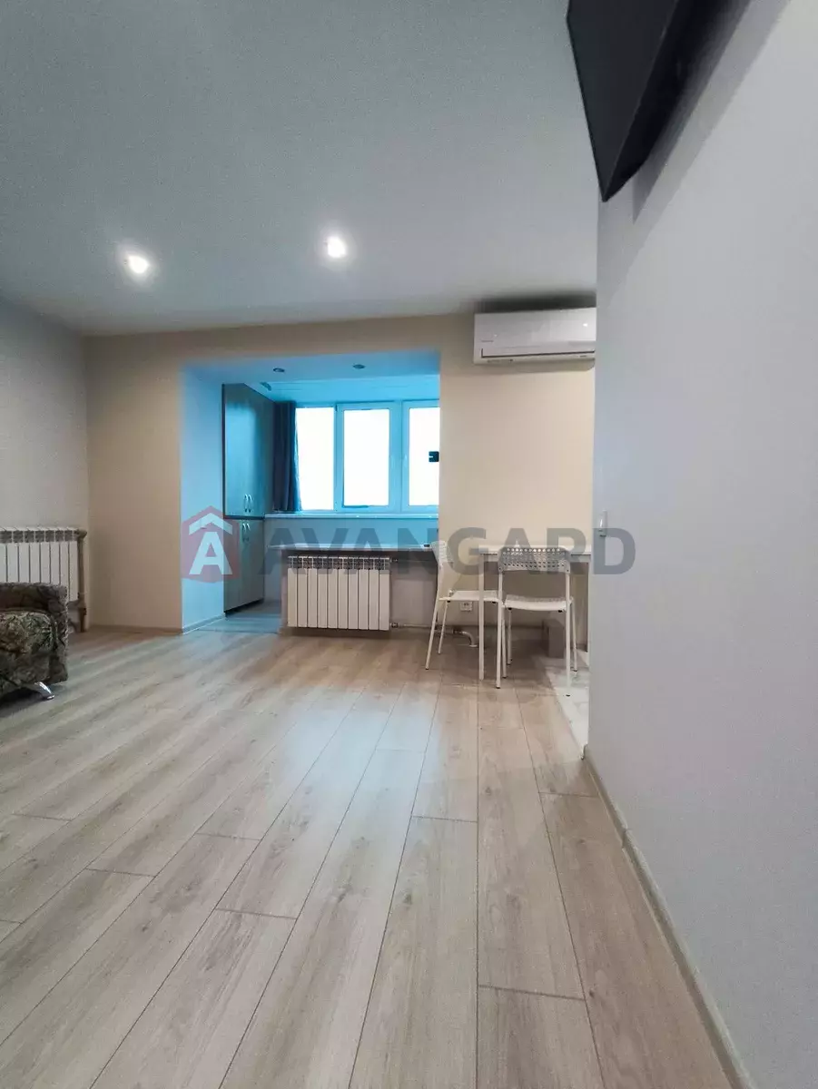 1 ��. ��������, 33/-/8 ��. �., 5/5 ������ ���� 7