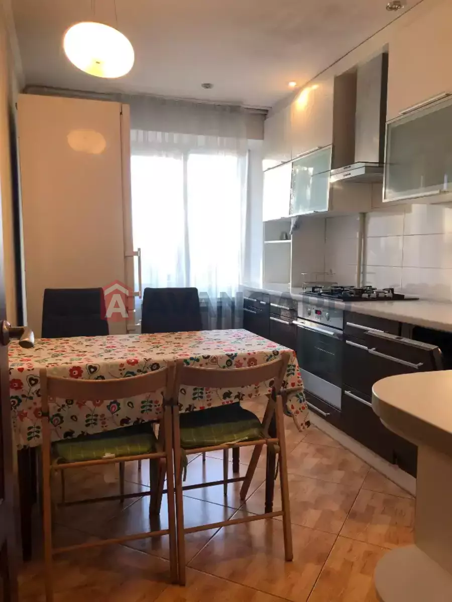 3 ��. ��������, 68/41/10 ��. �., 5/9 ������ ���� 3