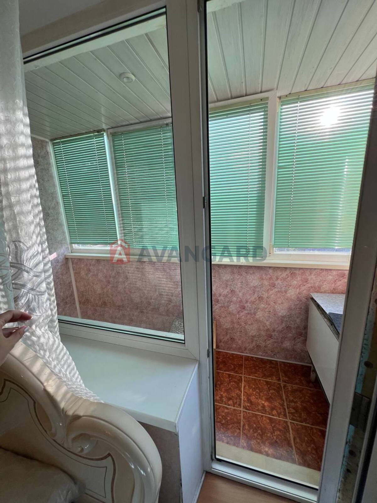 3 ��. ��������, 64/28/8 ��. �., 9/9 ������ ���� 5