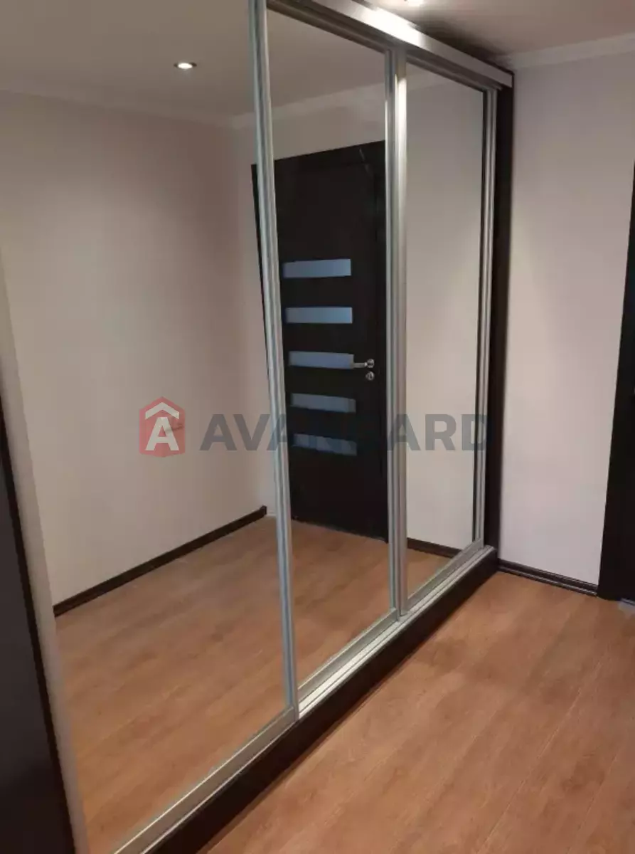 2 ����. ��������, 46/-/- ��. �., 5/5 ���� ���� 3