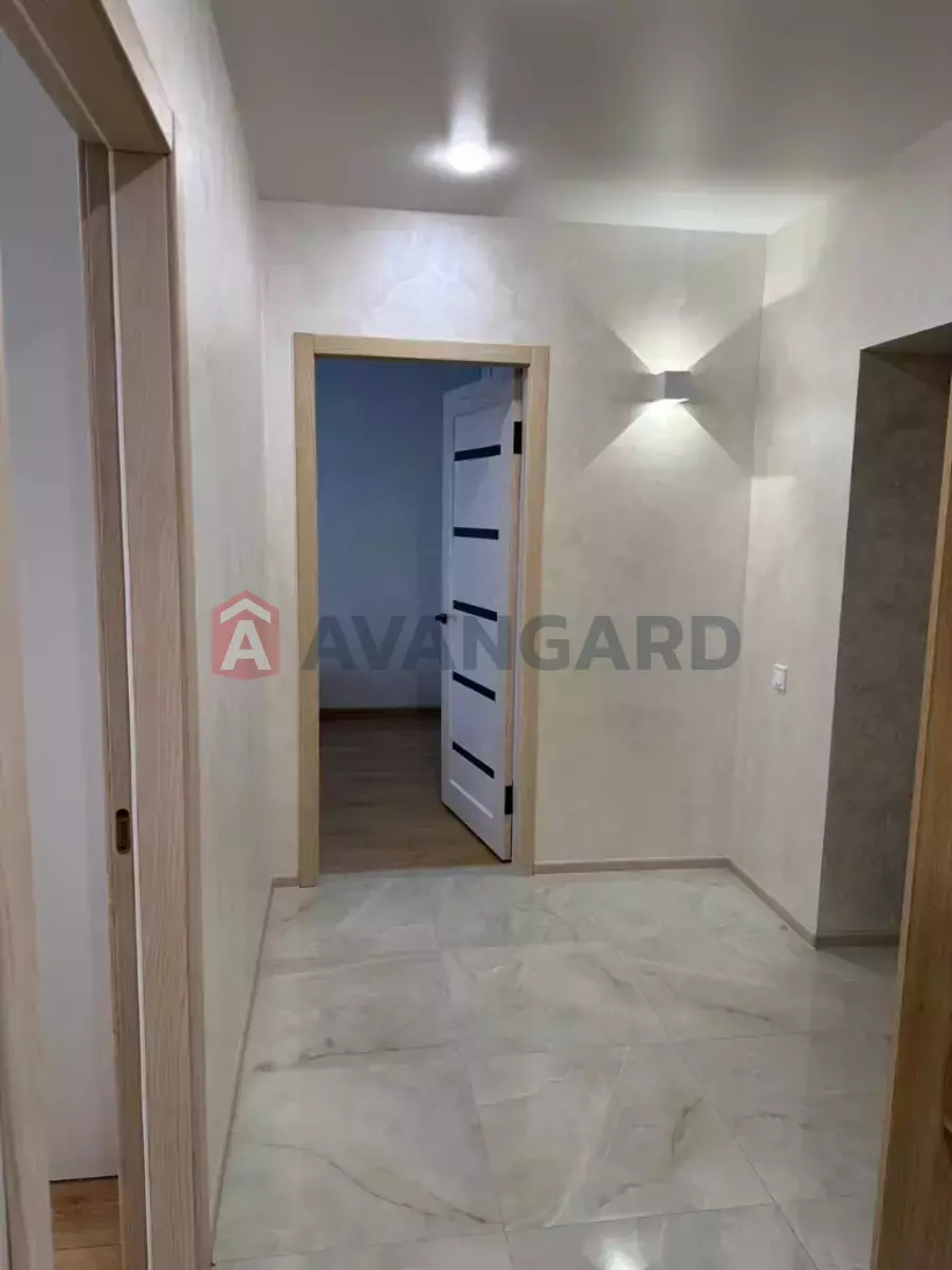 3 ��. ��������, 70/-/- ��. �., 4/10 ������ ���� 13