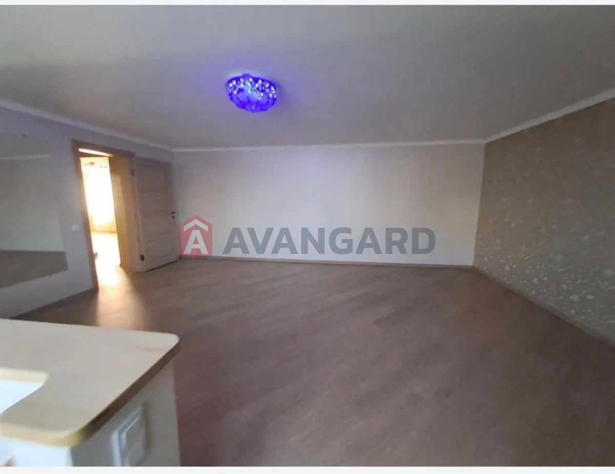 4 ��. ��������, 200/-/- ��. �., 2/2 ������ ���� 7