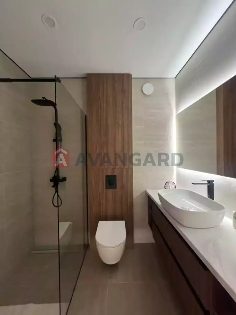 2 ��. ��������, 44/15/18 ��. �., 4/10 ������ ���� 11