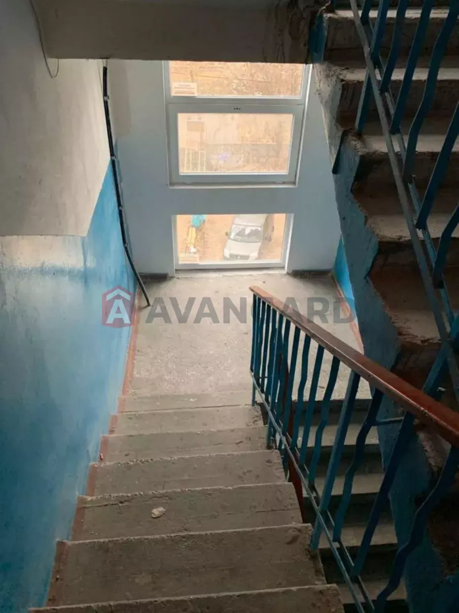 1 . , 37/-/8 . ., 5/9   10