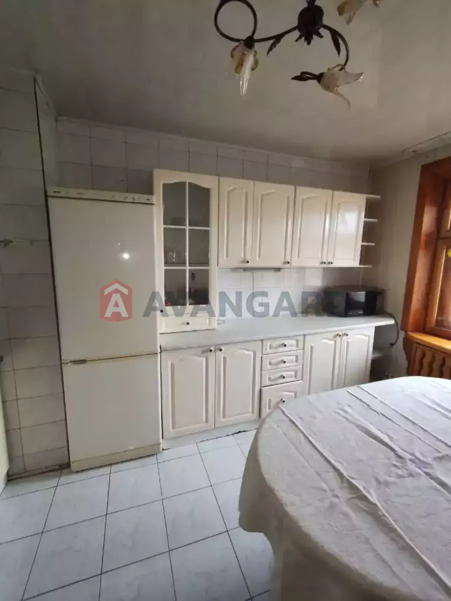 2 ����. ��������, 43/28/10 ��. �., 9/9 ���� ���� 2