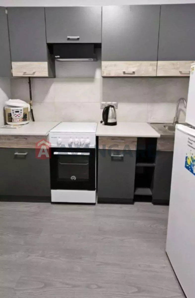 2 ��. ��������, 50/-/8 ��. �., 1/2 ������ ���� 1