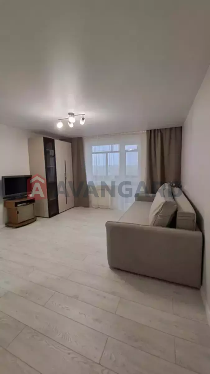 1 ��. ��������, 40/19/7 ��. �., 7/9 ������ ���� 2