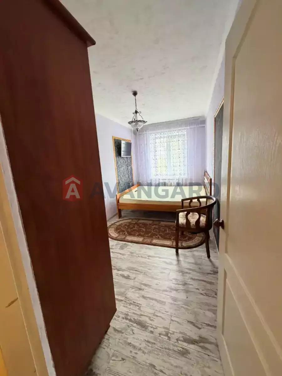 2 ��. ��������, 43/33/6 ��. �., 5/5 ������ ���� 3