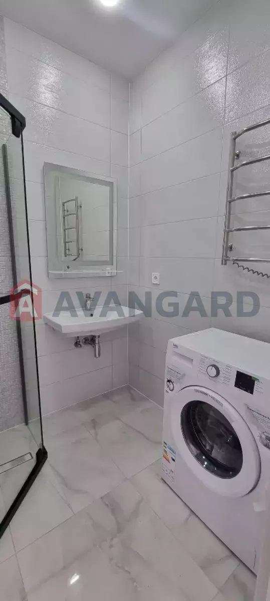 3 ��. ��������, 77/-/- ��. �., 6/11 ������ ���� 9