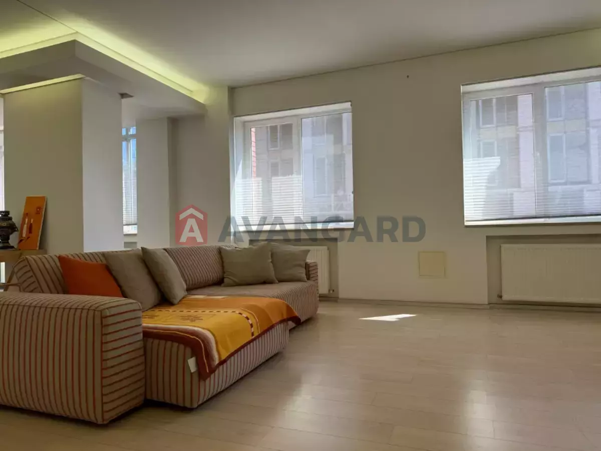 3 ����. ��������, 157/-/- ��. �., 4/10 ���� ���� 20