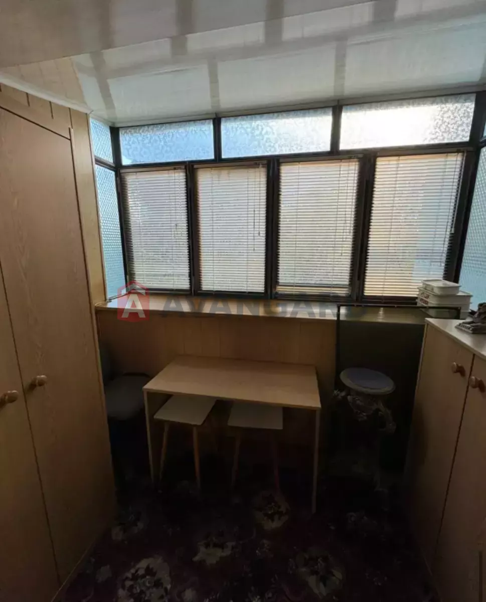 3 ��. ��������, 63/40/8 ��. �., 5/9 ������ ���� 7