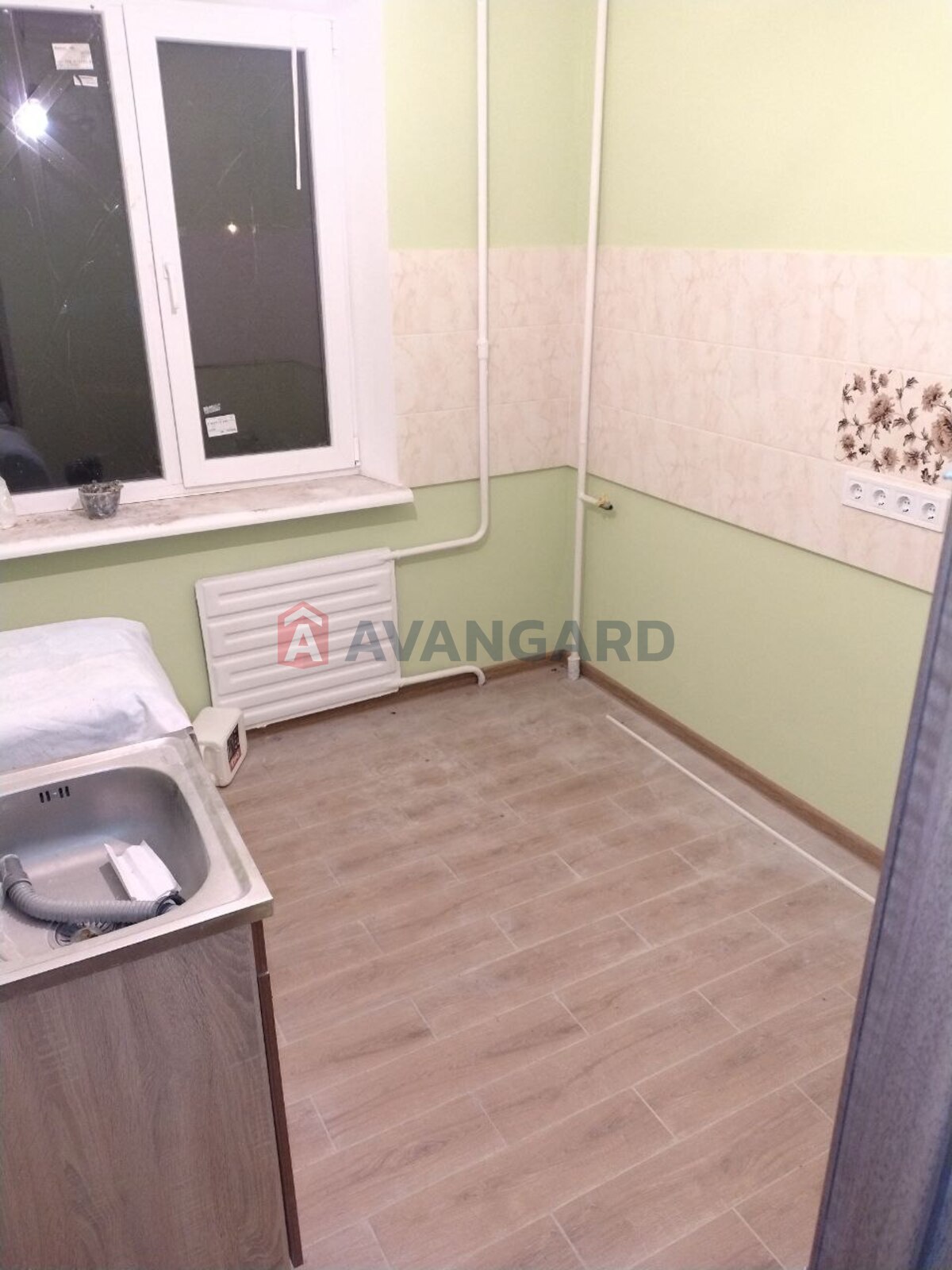 1 ����. ��������, 32/18/8 ��. �., 3/9 ���� ���� 12