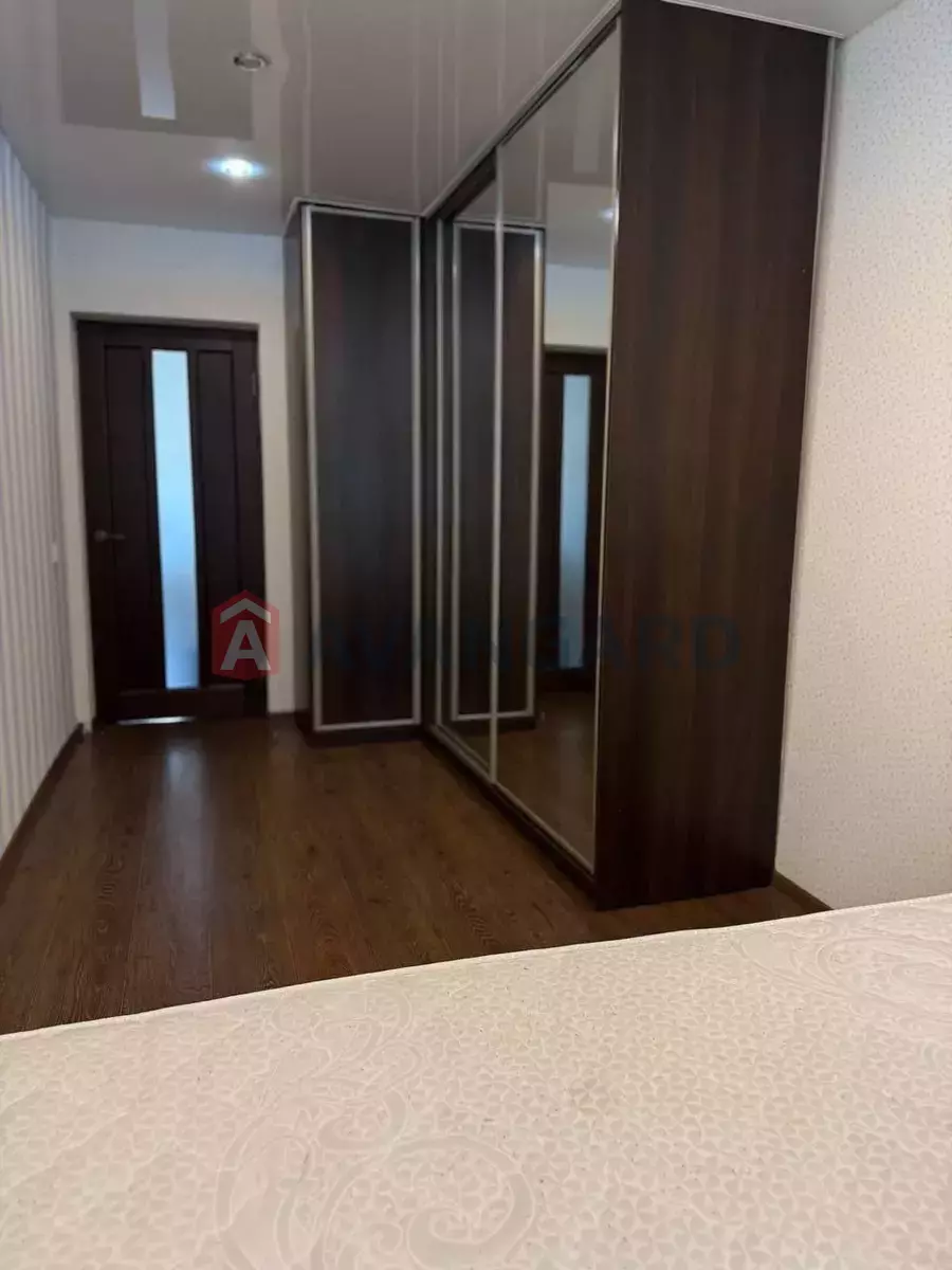 2 ����. ��������, 45/-/- ��. �., 4/5 ���� ���� 4