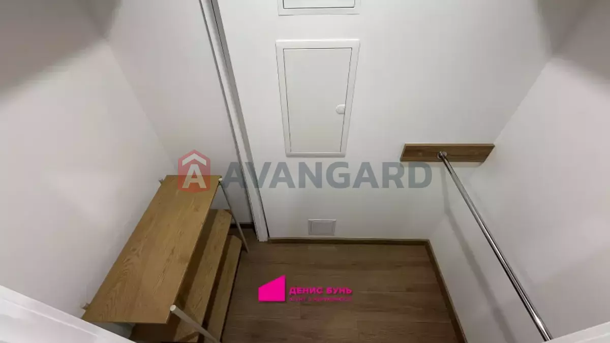 1 ��. ��������, 36/-/- ��. �., 7/24 ������ ���� 11