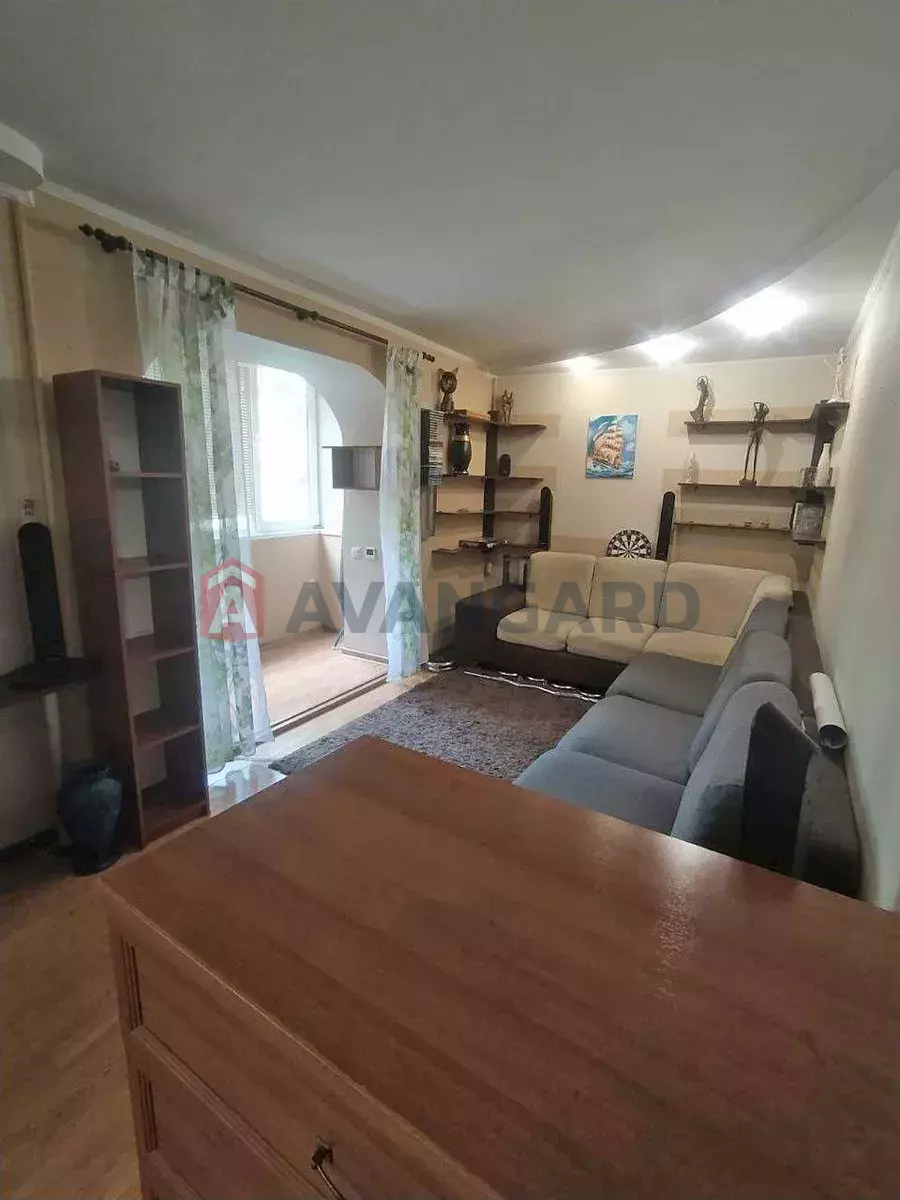 2 . , 47/-/7 . ., 3/9   4